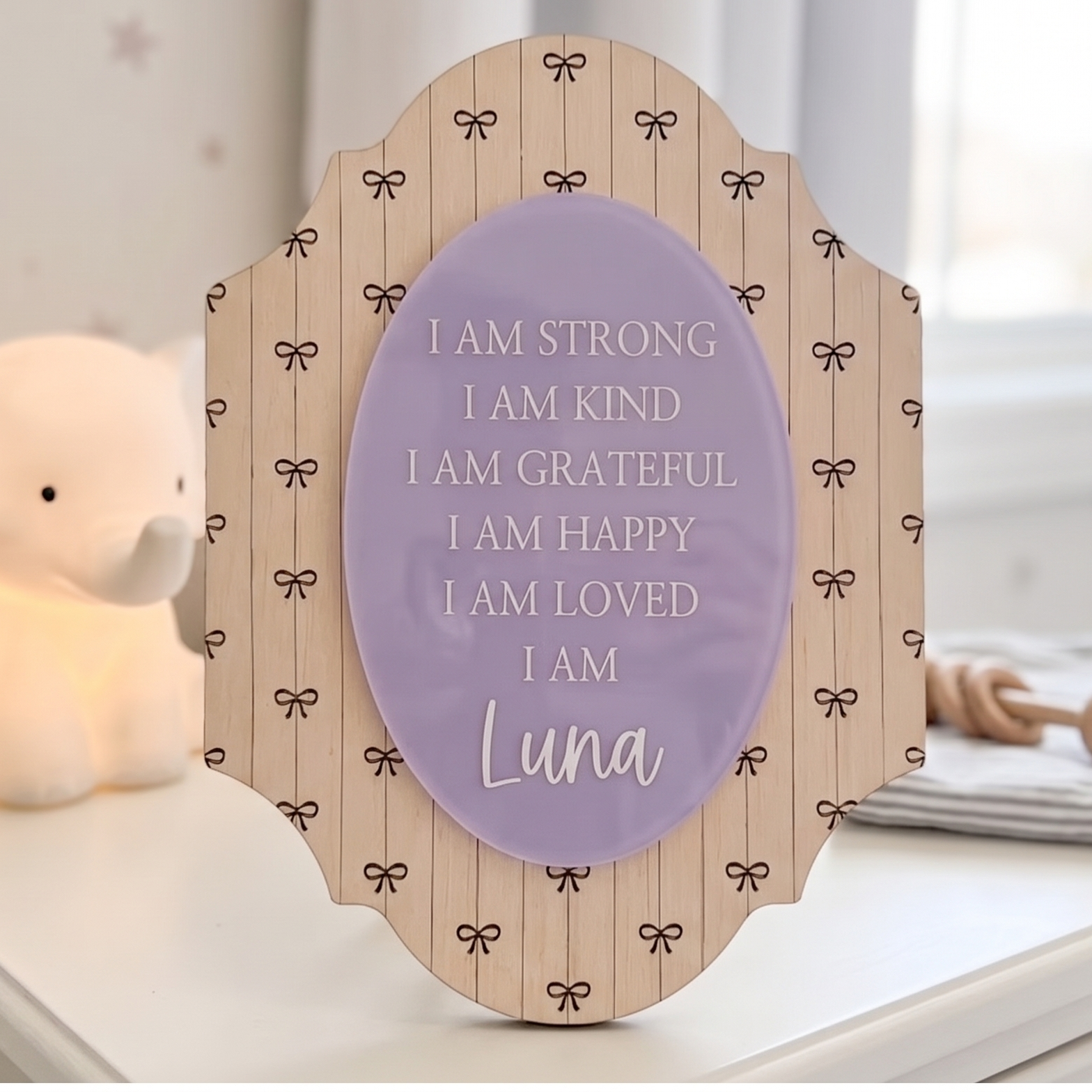 Custom Name Affirmation Plaque Personalized Wooden Sign Kids Confidence Building Tool Positive Daily Quotes Strong Kind Grateful Happy Loved Statements Scalloped Edge Design Bow Details Nursery Wall Art Bedroom Motivation Display Perfect