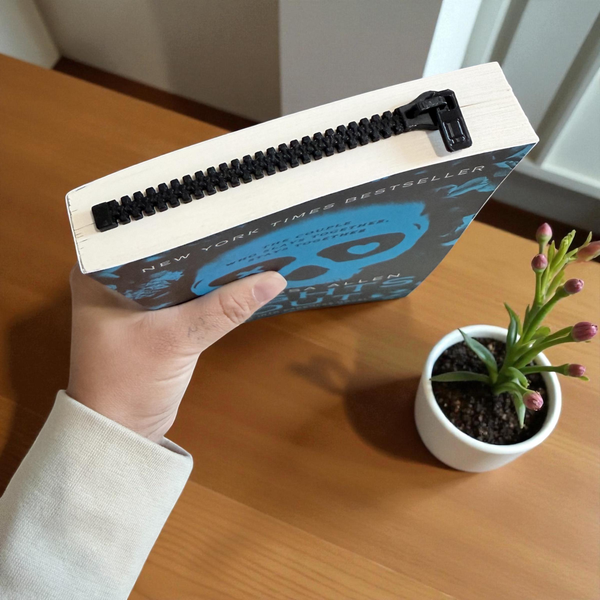 Zipper Bookmark for Book Lovers Cute Book Page Holder Whimsical Reader Gift Unique 3D Printed Bookish Accessory for Bookworm